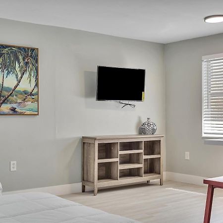 The Shell On Walnut Studio With Bath Hollywood Beach Free Parking Дания-Бич Экстерьер фото
